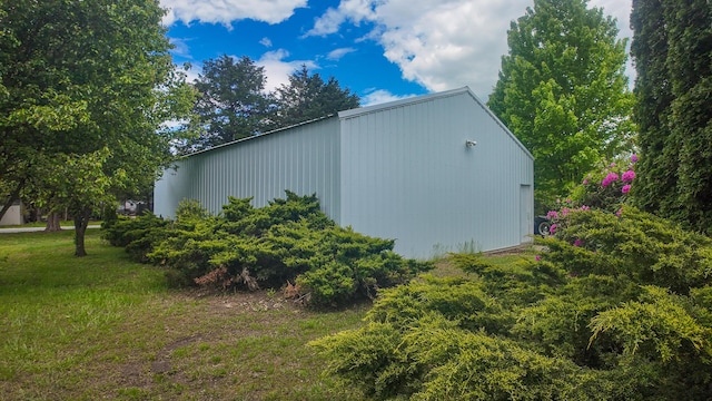 1156 SE 180th Rd, Clinton, MO 64735 - view of side of property with an outbuilding and a yard