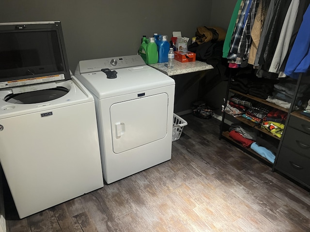 156 Southern Cross Dr, Clever, MO 65631 - washroom featuring washing machine and dryer and wood finished floors
