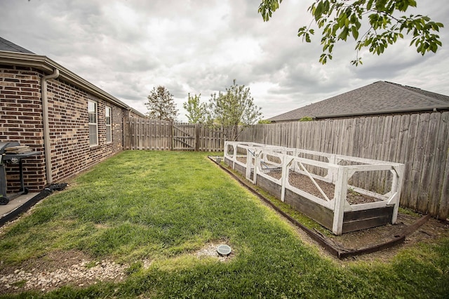 824 E Crystal Ave, Nixa, MO 65714 - view of yard featuring a garden