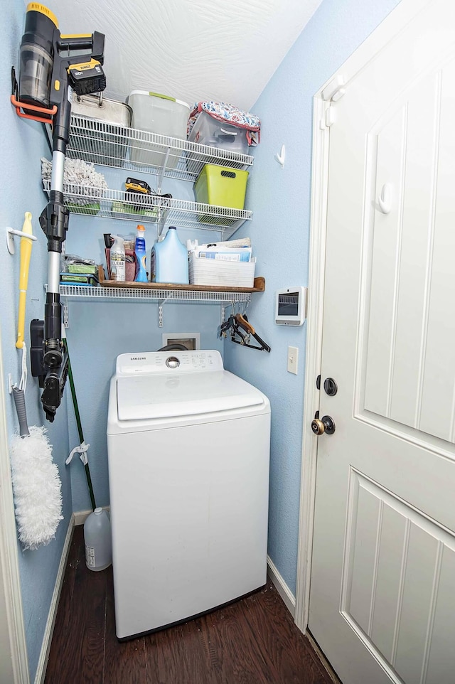 824 E Crystal Ave, Nixa, MO 65714 - laundry area featuring washer / clothes dryer, baseboards, and wood finished floors
