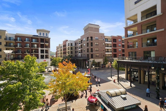 view of apartment building / complex