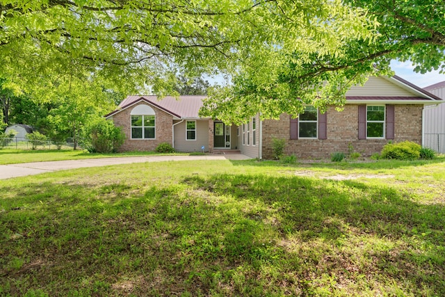 245 Country Hills Rd, Branson, MO 65616 - ranch-style home featuring brick siding and metal roof