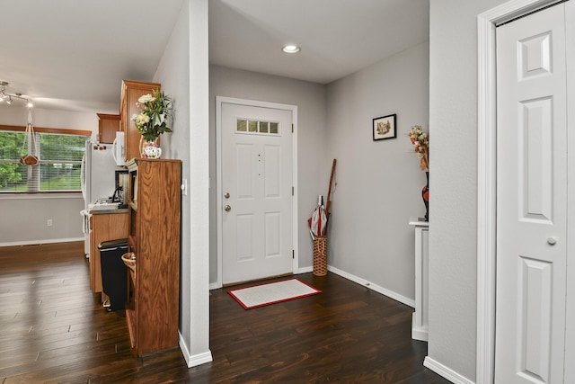 138 Canyon Forest Cir, Kimberling City, MO 65686 - foyer entrance featuring dark wood finished floors, baseboards, and recessed lighting