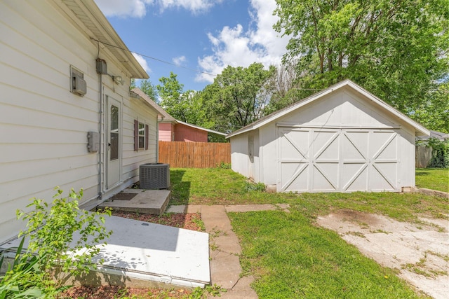 901 W Poplar St, Springfield, MO 65802 - view of yard with an outdoor structure and cooling unit