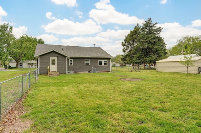 610 Chicago Ave, Marionville, MO 65705 - back of property with entry steps