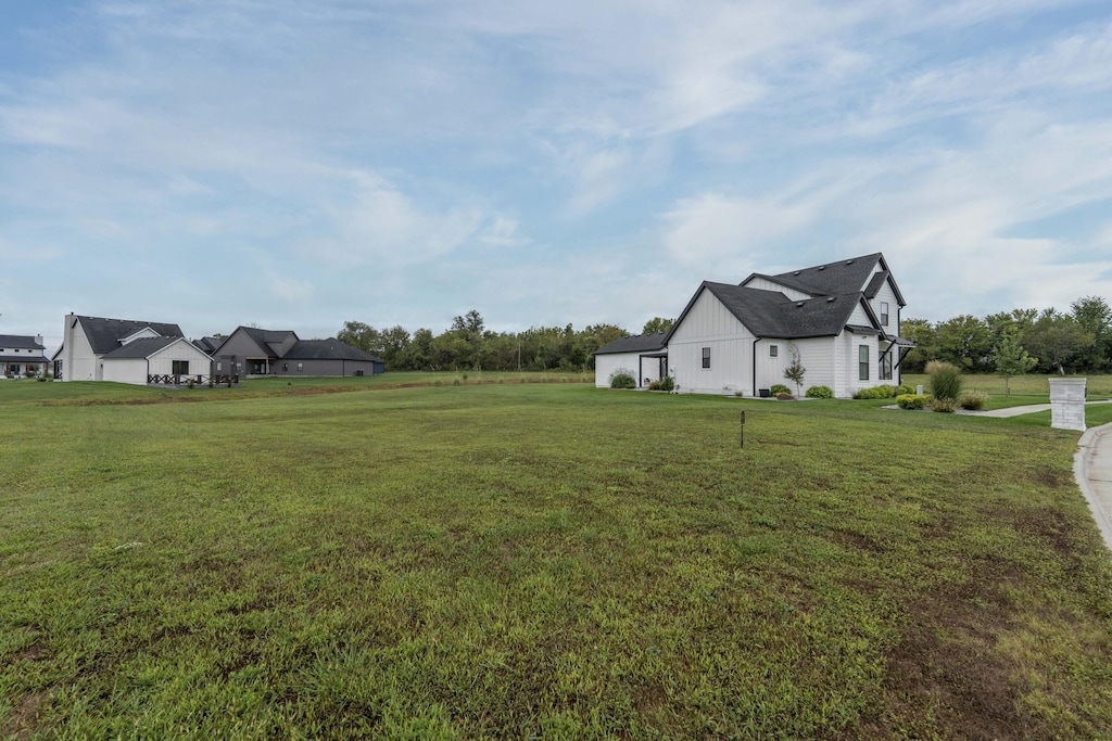 952 E Valley Trail Dr, Republic, MO 65738