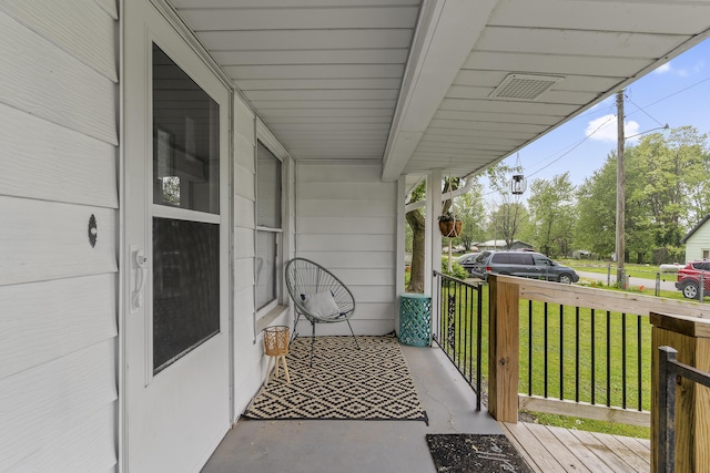 311 S Center St, Fordland, MO 65652 - balcony with covered porch