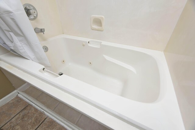 186 Bunker Ridge Dr Unit 2, Branson, MO 65616 - view of full bathroom
