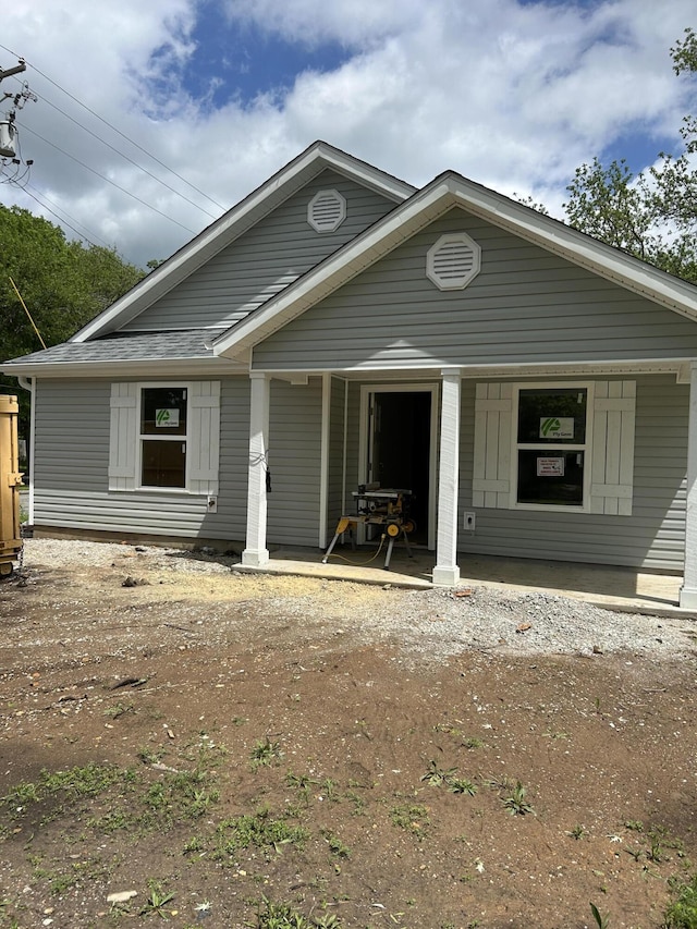 1101 S Sergeant Ave, Joplin, MO 64801 - bungalow-style house featuring a porch