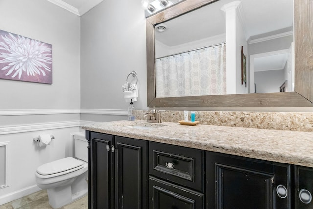 112 Overlook Dr Unit 5, Branson, MO 65616 - full bathroom featuring toilet, vanity, and crown molding