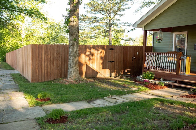 111 W Olive St, El Dorado Springs, MO 64744 - view of yard with fence