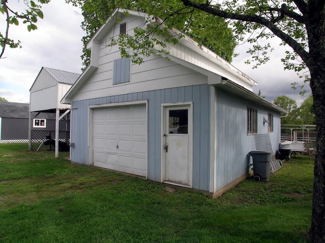 view of detached garage