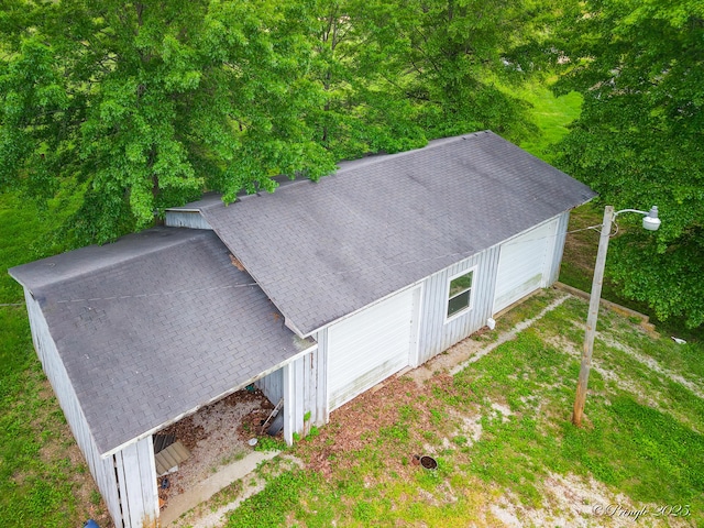 aerial view of property and surrounding area