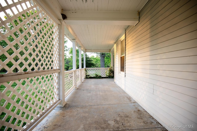 view of patio / terrace with covered porch