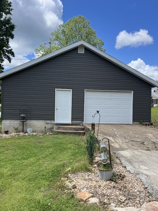 49 Noland Point Ln, Theodosia, MO 65761 - garage with driveway