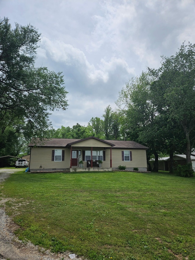 313 Washington St, Mountain View, MO 65548 - ranch-style house featuring covered porch and a front yard