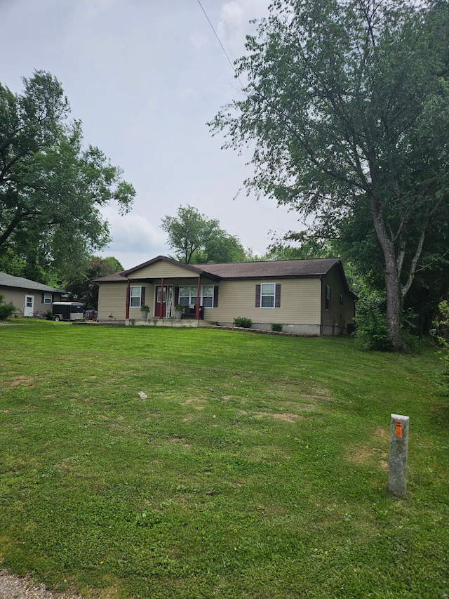 313 Washington St, Mountain View, MO 65548 - view of front of property featuring a front lawn