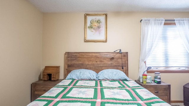 920 Oak St, Thayer, MO 65791 - bedroom featuring a textured ceiling