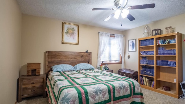 920 Oak St, Thayer, MO 65791 - carpeted bedroom featuring a textured ceiling and ceiling fan