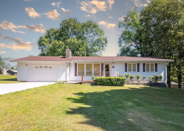 920 Oak St, Thayer, MO 65791 - ranch-style home featuring an attached garage, concrete driveway, a chimney, and a front yard
