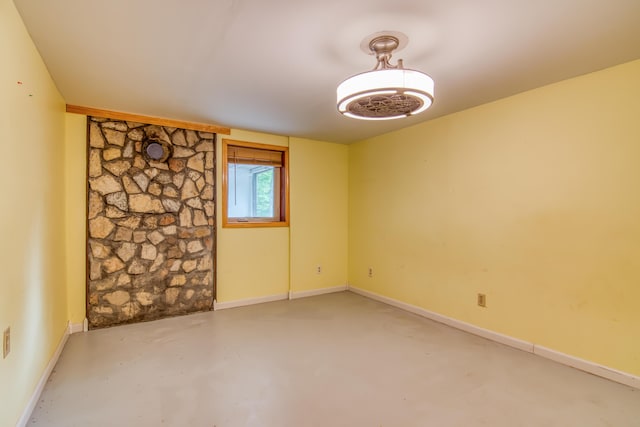 713 Taneycomo Rd, Branson, MO 65616 - unfurnished room featuring concrete flooring and baseboards