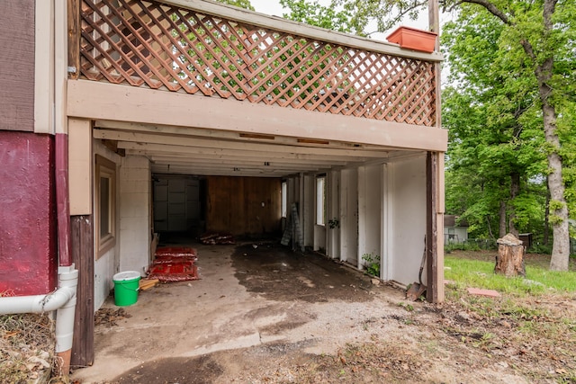 713 Taneycomo Rd, Branson, MO 65616 - view of parking with an attached garage