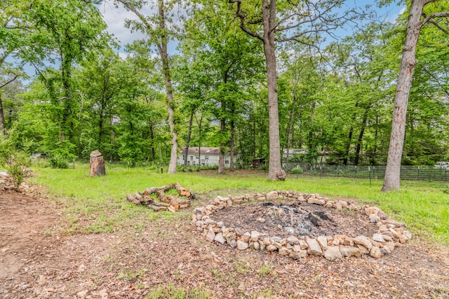 713 Taneycomo Rd, Branson, MO 65616 - view of yard with fence