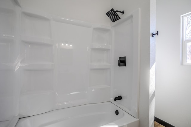 834 Morris St, Mountain Grove, MO 65711 - view of full bath