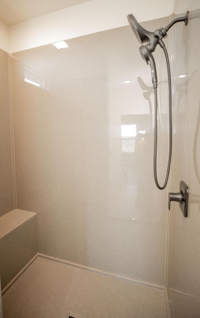 13320 E 1424th Rd, Stockton, MO 65785 - full bath featuring a shower