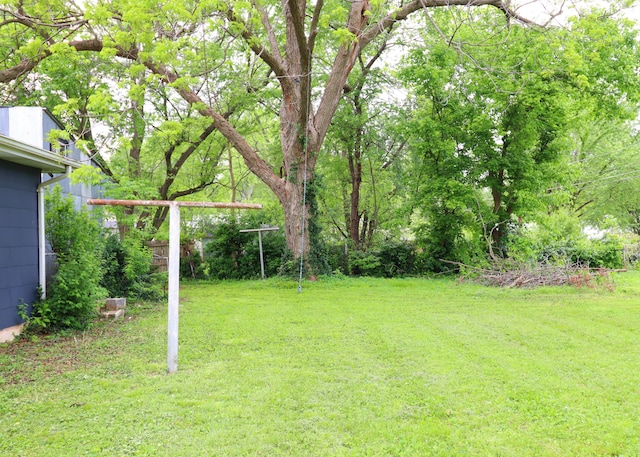 845 W Seminole St, Springfield, MO 65807 - view of grassy yard