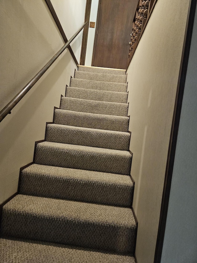 1100 County Road 8270, West Plains, MO 65775 - view of stairway