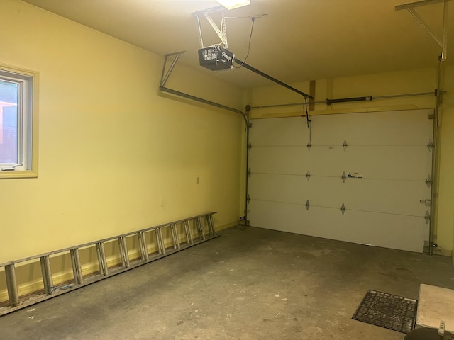 136 Riverview Dr, Mammoth Spring, AR 72554 - garage with a garage door opener
