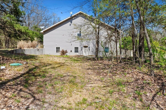 580 Cedar Hill Ln, Marshfield, MO 65706 - back of house featuring fence