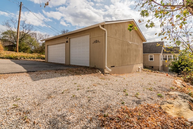 view of detached garage