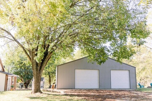 view of detached garage