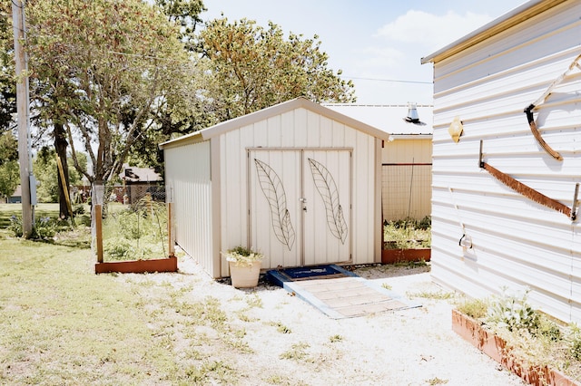21246 County Road 295, Hermitage, MO 65668 - view of shed with fence
