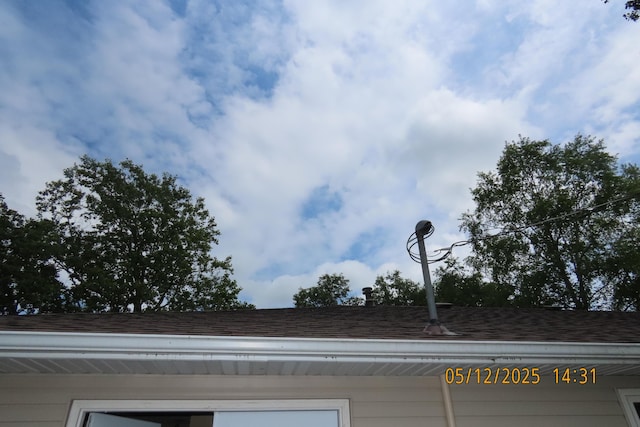127 Grand Prairie Dr, Willard, MO 65781 - exterior view of roof with shingles