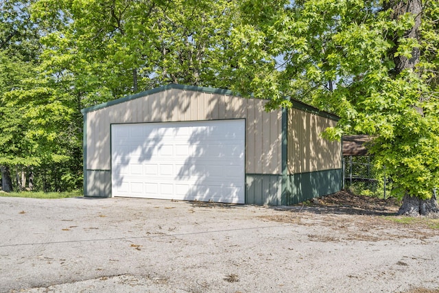 view of detached garage