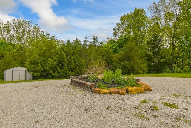 4216 Skyline Rd, Seymour, MO 65746 - view of yard with a storage unit and an outdoor structure
