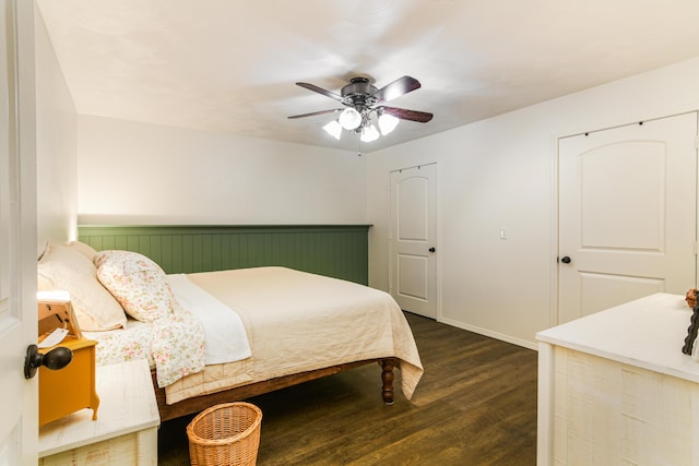 4216 Skyline Rd, Seymour, MO 65746 - bedroom featuring dark wood-type flooring, a ceiling fan, and baseboards