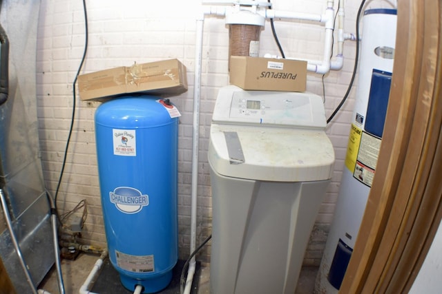 70 Dallion Ford Ln, Buffalo, MO 65622 - utility room featuring water heater