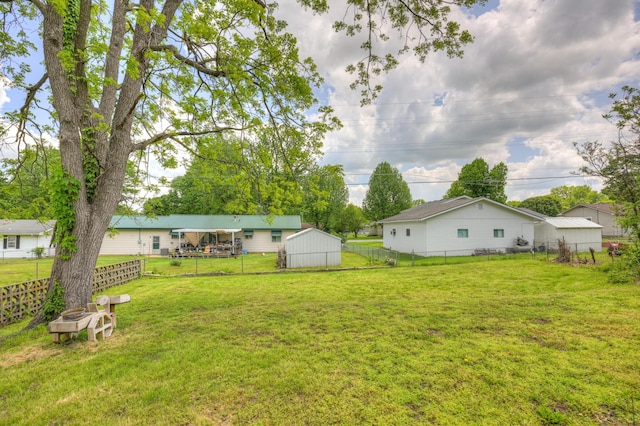 817 Kentland Dr, Neosho, MO 64850 - view of yard