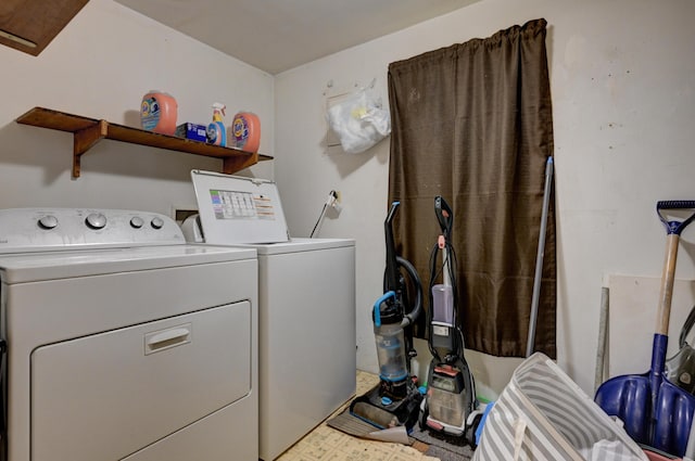 720 Kentland Dr, Neosho, MO 64850 - washroom featuring washing machine and clothes dryer