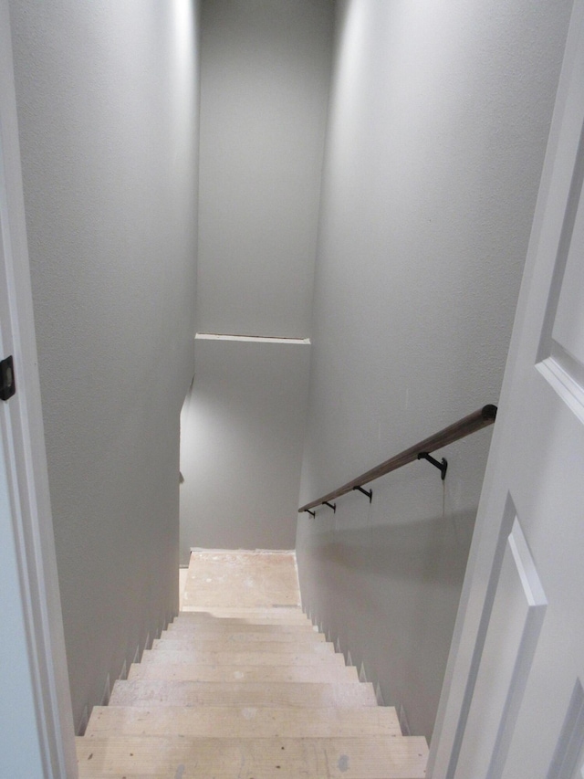 748 Birdsong Ln, Marshfield, MO 65706 - view of stairway