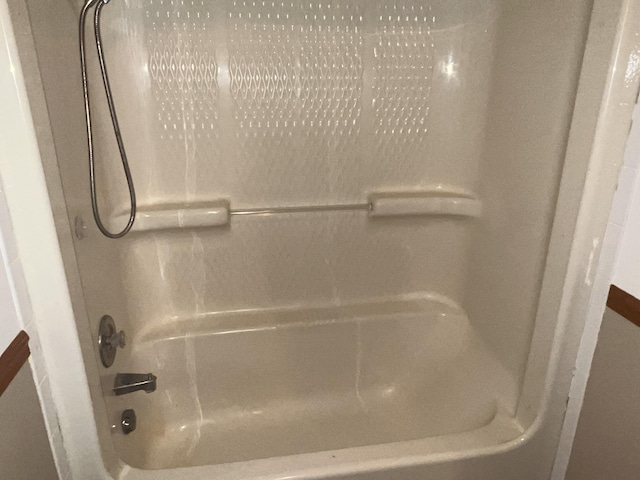 9556 N State Highway H, Pleasant Hope, MO 65725 - bathroom featuring tub / shower combination