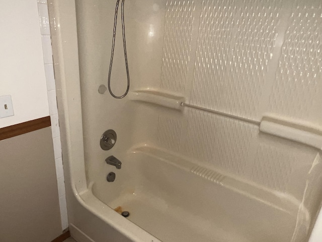 9556 N State Highway H, Pleasant Hope, MO 65725 - bathroom featuring shower / washtub combination