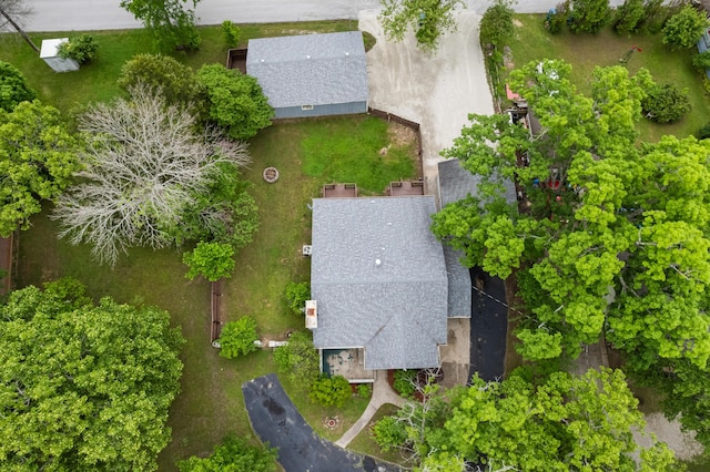 aerial view of property and surrounding area