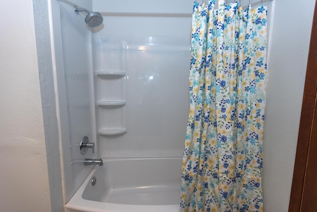 full bath with shower / tub combo