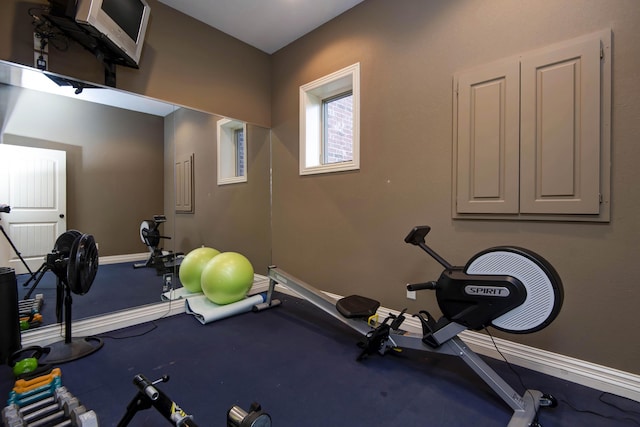 5853 S Northern Ridge Rd, Springfield, MO 65810 - workout area with baseboards