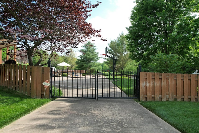 5853 S Northern Ridge Rd, Springfield, MO 65810 - view of gate